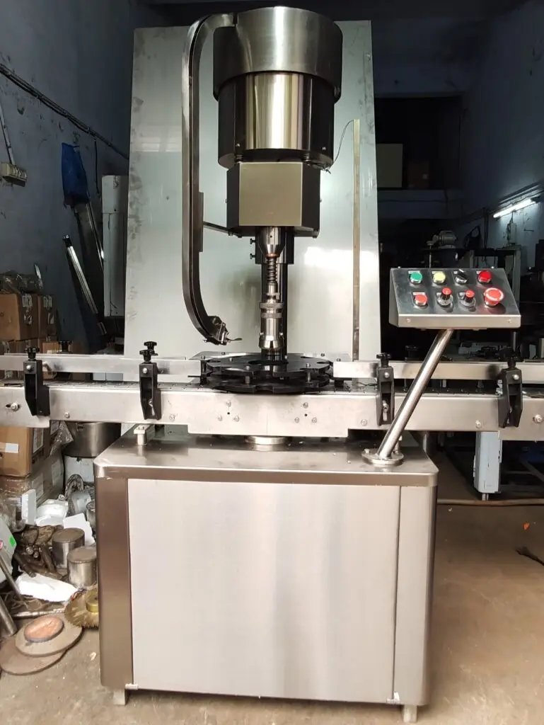 Plastics Bottle Screw Capping Machine