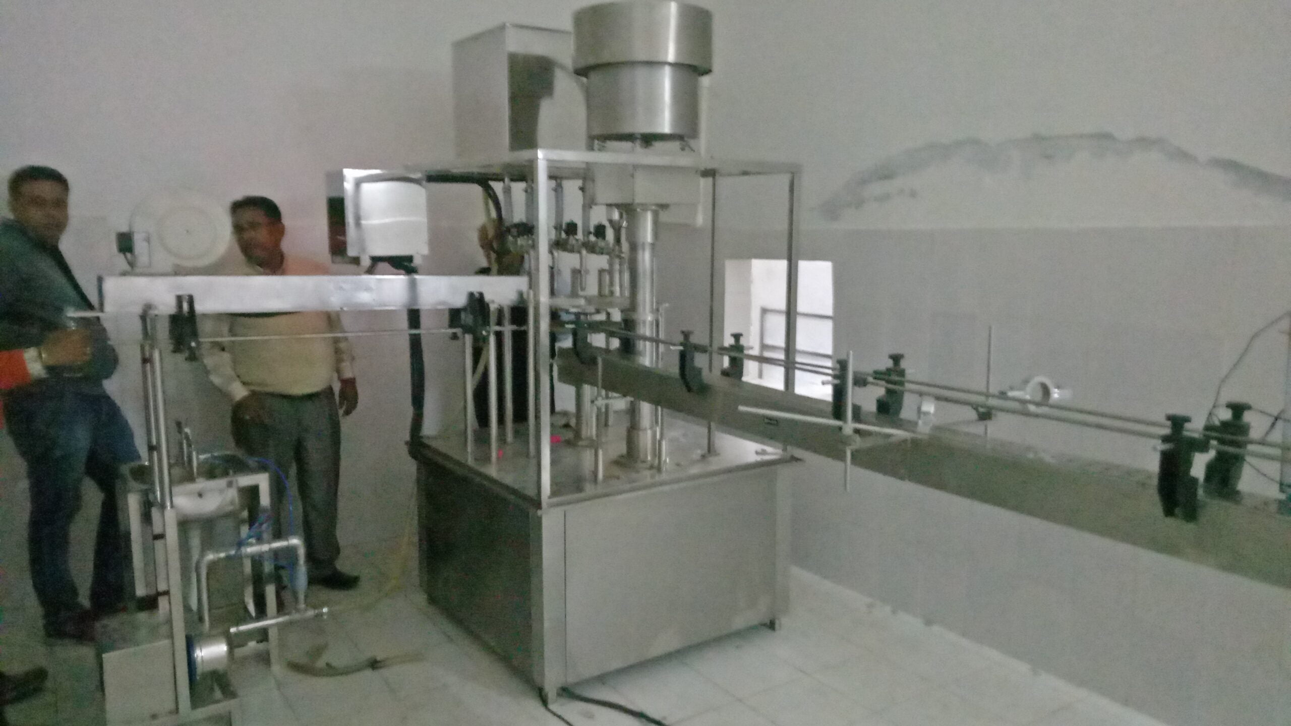 Automatic Sunflower Oil Filling Machine 20 24 BPM Water Filling Machine