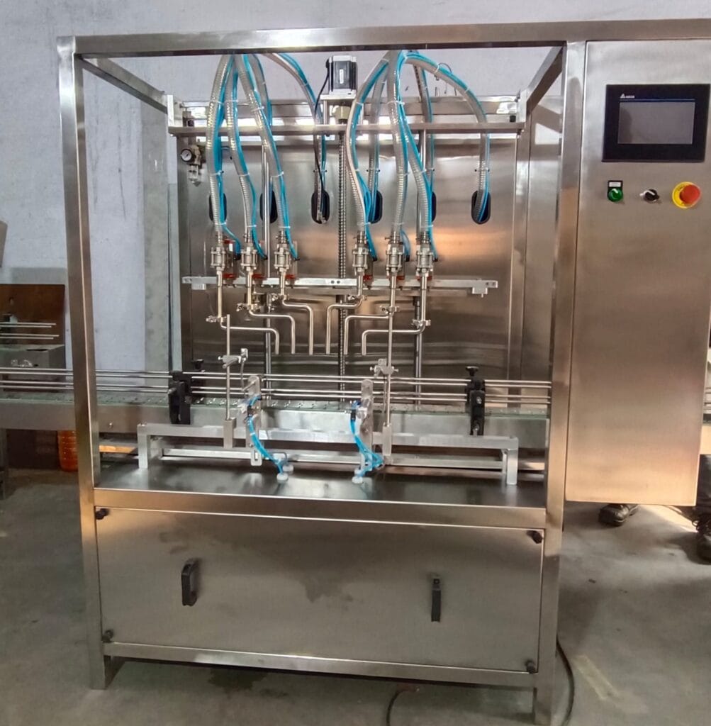 Automatic PET Bottle Oil Filling Machine EPM40 2 Automatic PET Bottle Oil Filling Machine